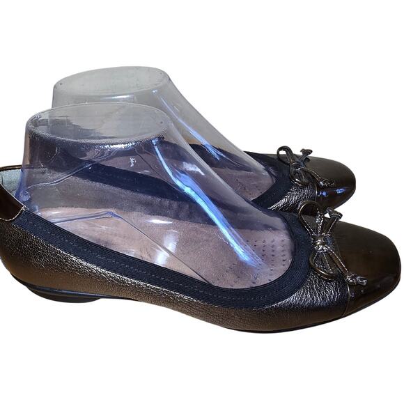 Clarks Artisan Bronze Metallic Cap Toe Ballet Flats Bow Detail Womens Size 7 - Picture 3 of 8